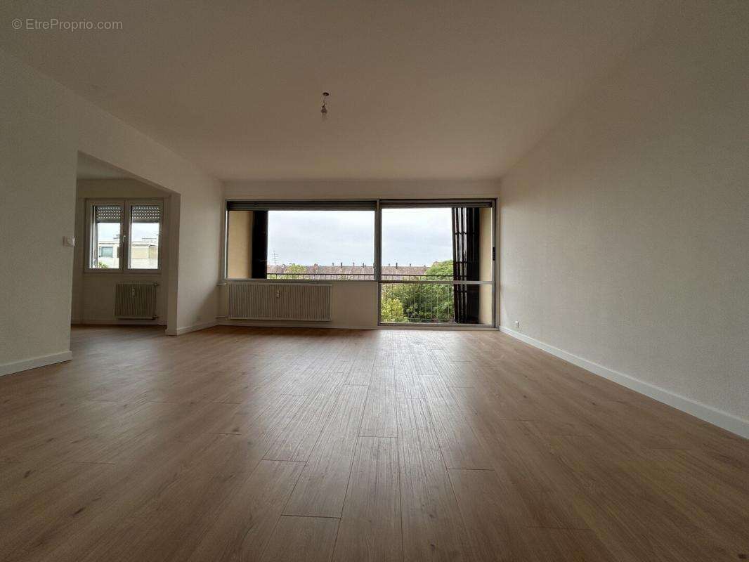 F5 de 92 m2 + 2 balcons au 4ème étage, avec un ascenseur neuf - photo 3