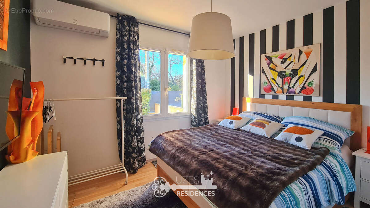 Maison à MONTAREN-ET-SAINT-MEDIERS