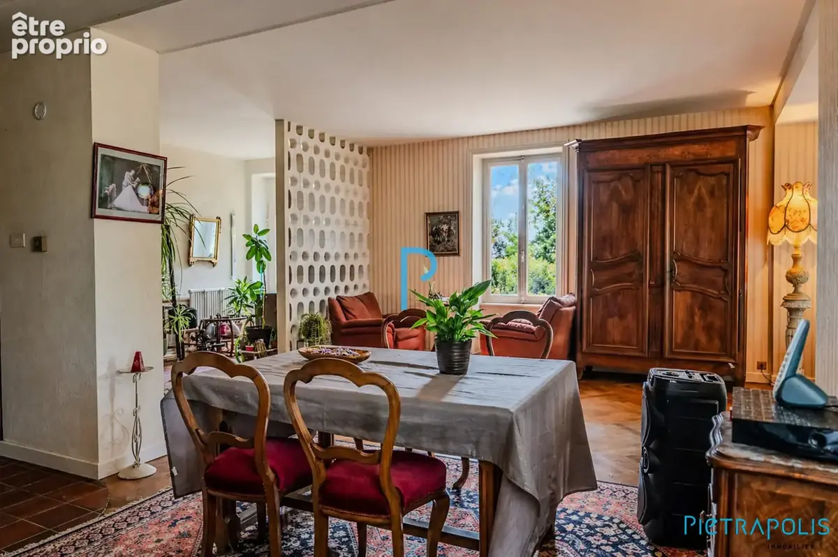 Maison 316 m² à La Gresle  - photo 6