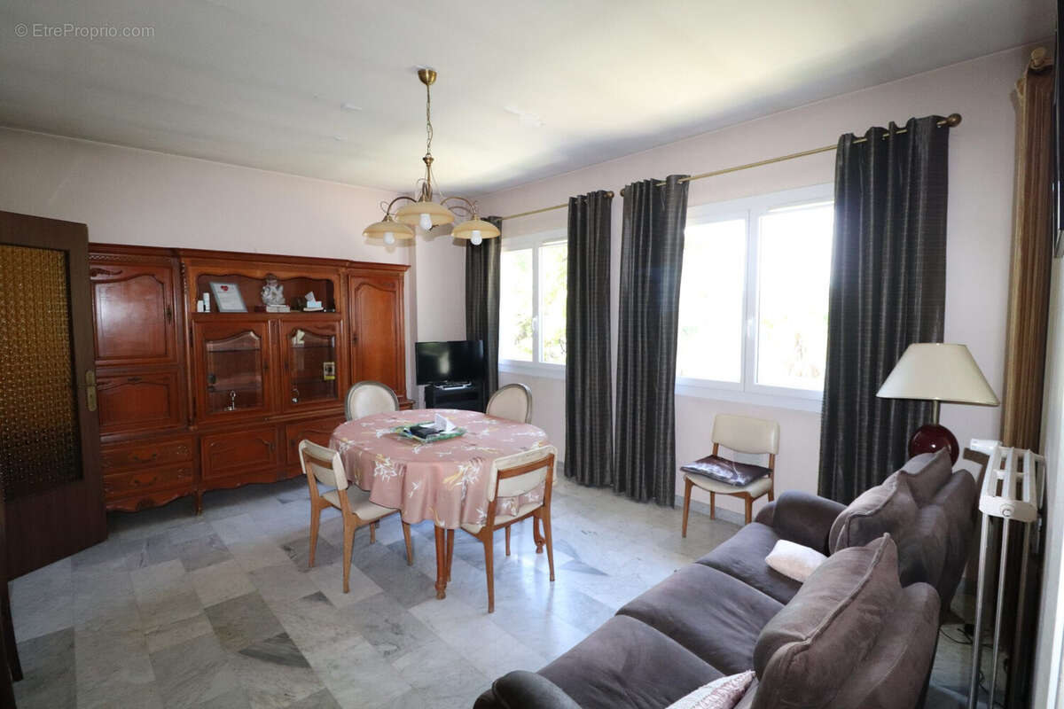 Appartement à MOUGINS