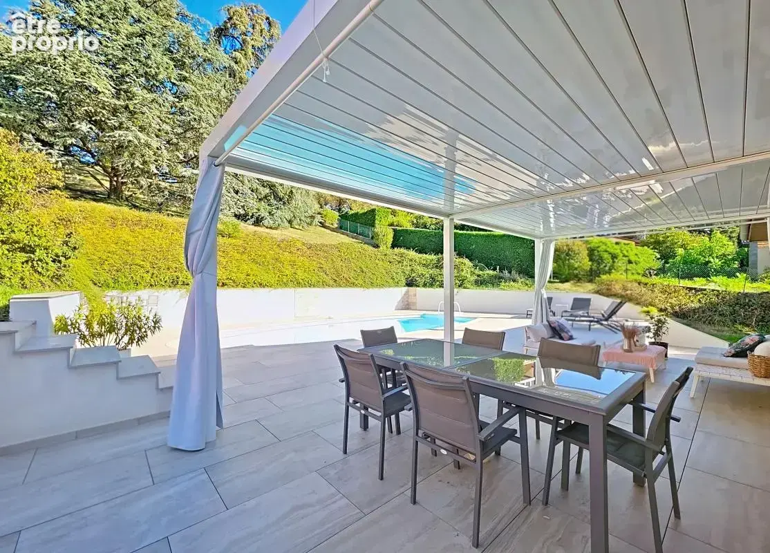 Maison - 3 Chambres - Sous sol complet - Cave - Double Garage - Deux terrasses - Pergola - Piscine - Jardin - Proche toutes comm - photo 9