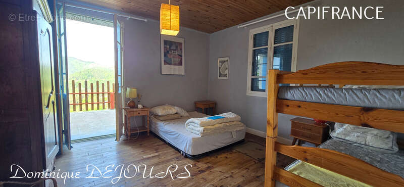 Maison à SAINT-SAUVEUR-DE-MONTAGUT