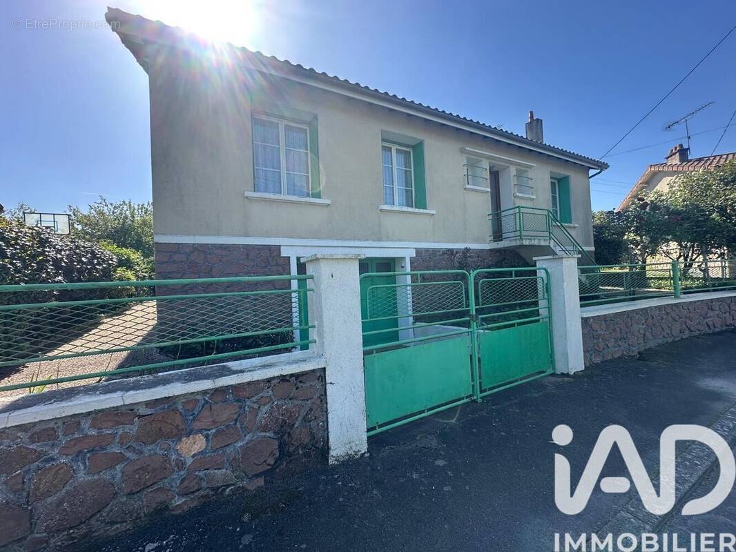 Photo 1 - Maison à PARTHENAY