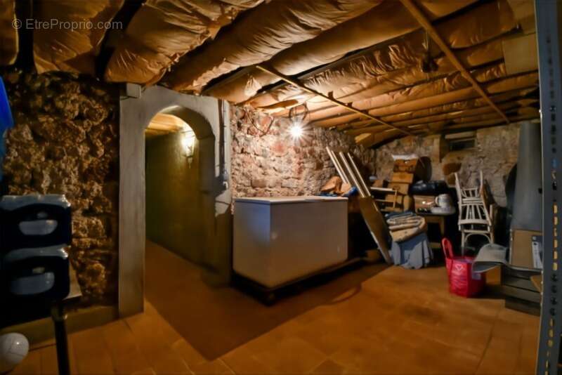 Maison à VALLON-EN-SULLY