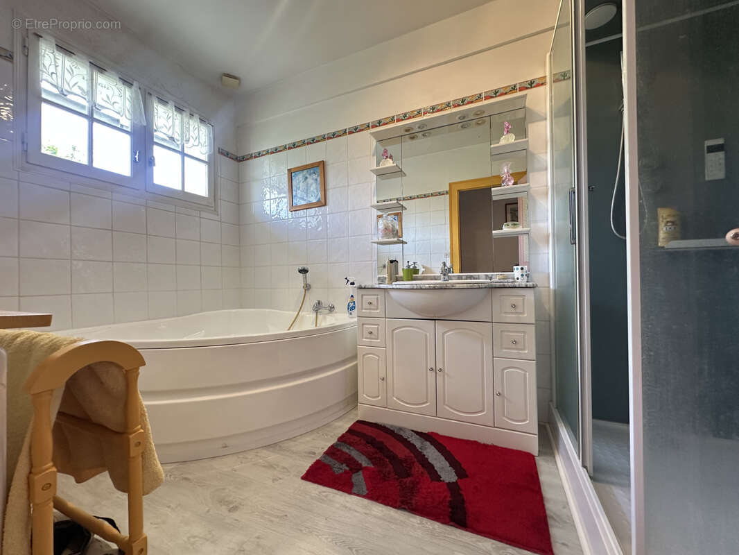 Maison à BARBEZIEUX-SAINT-HILAIRE