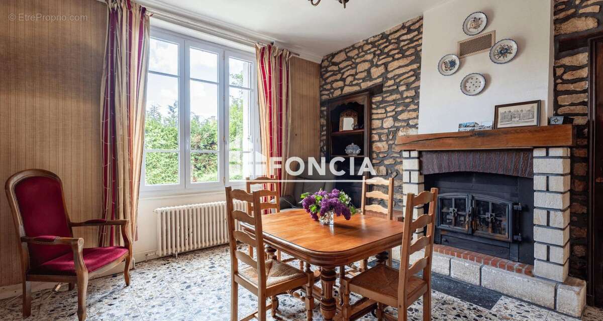 Maison à FRESNAY-SUR-SARTHE