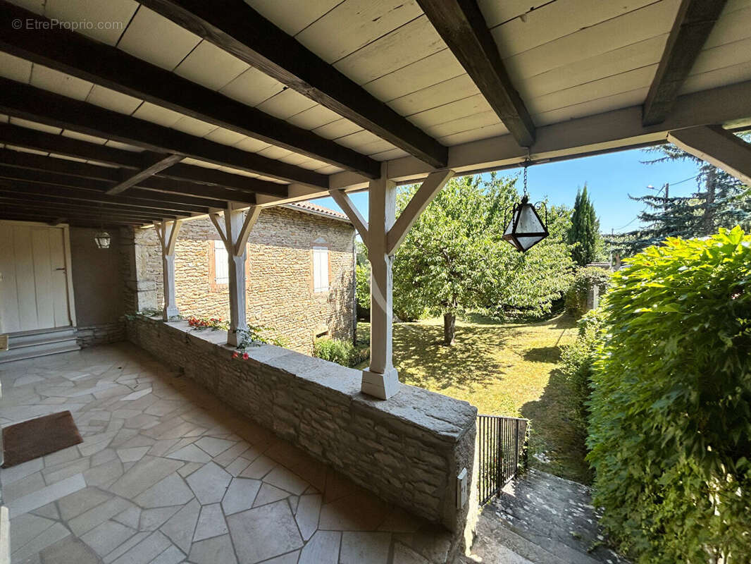 Maison à LA ROCHE-VINEUSE