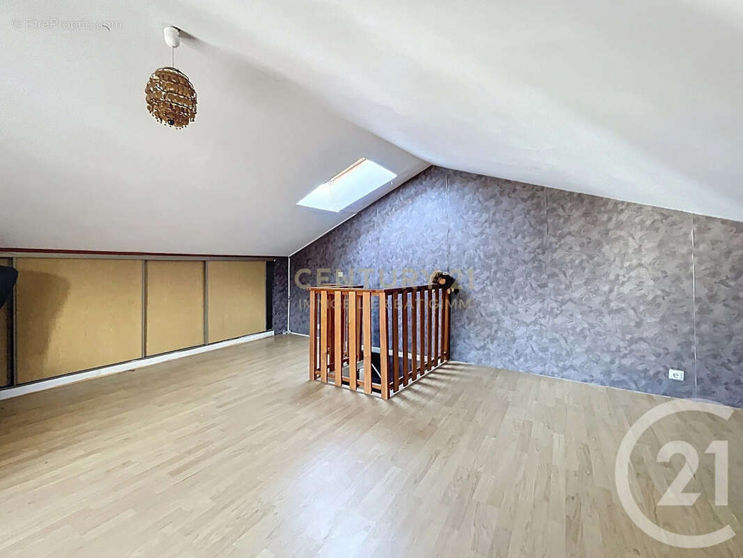 Maison à LA VERPILLIERE