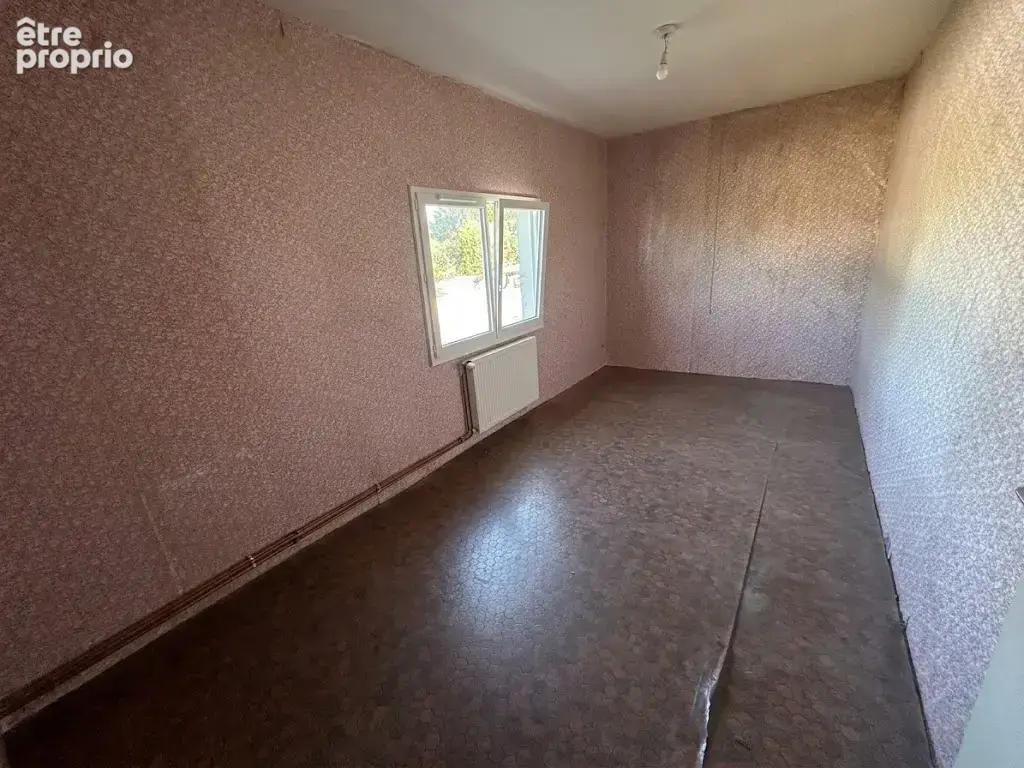 Maison mitoyenne à rénover, beau potentiel, secteur calme ! - photo 9
