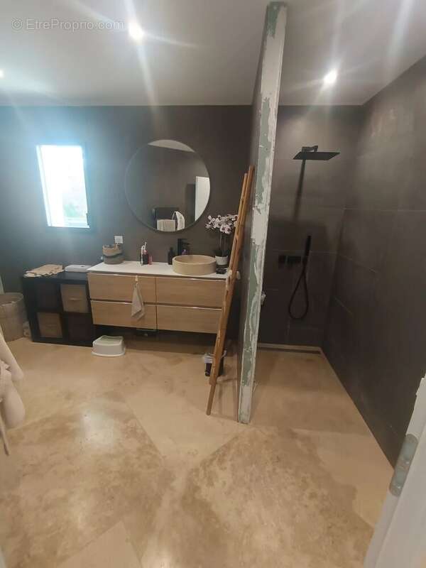 Maison à PELISSANNE