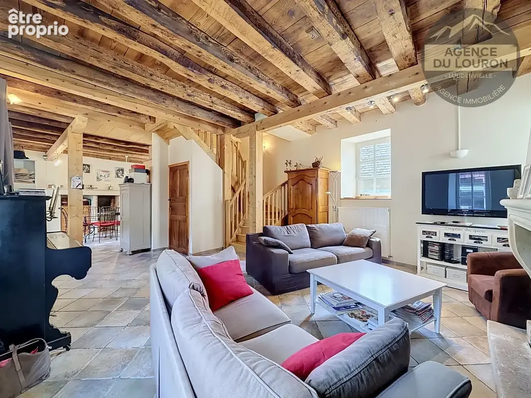 Maison, Gîte, & Dépendances à Avajan - photo 10