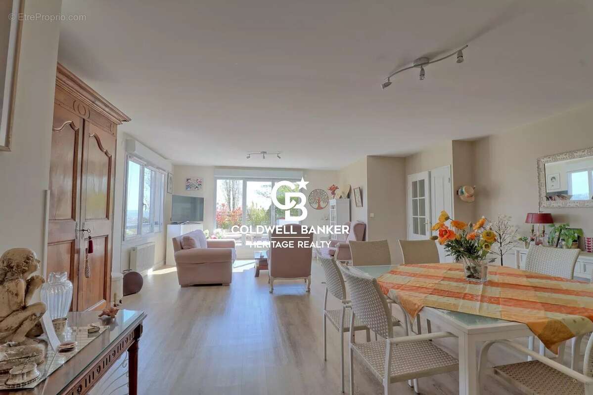 Appartement à SAINTE-FOY-LES-LYON