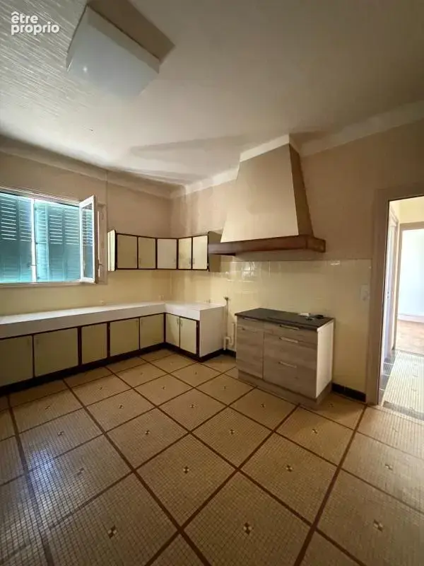 Magnac sur Touvre. Maison 125 m² sur sous-sol avec terrain de 2204 m² - photo 3