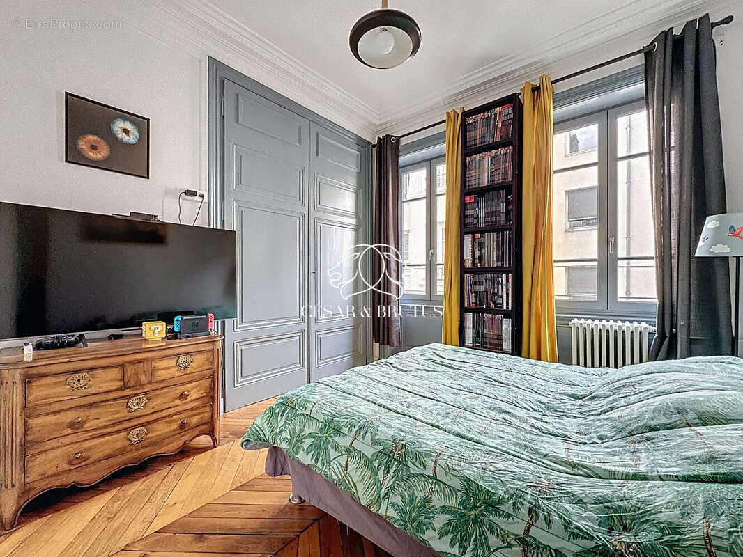 Chambre 1 - Appartement à LYON-2E