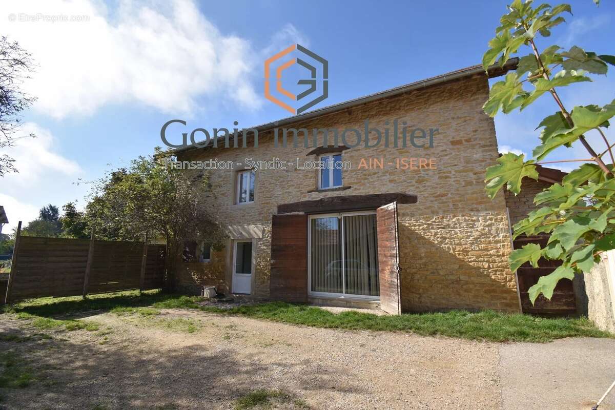 Maison à SAINT-HILAIRE-DE-BRENS