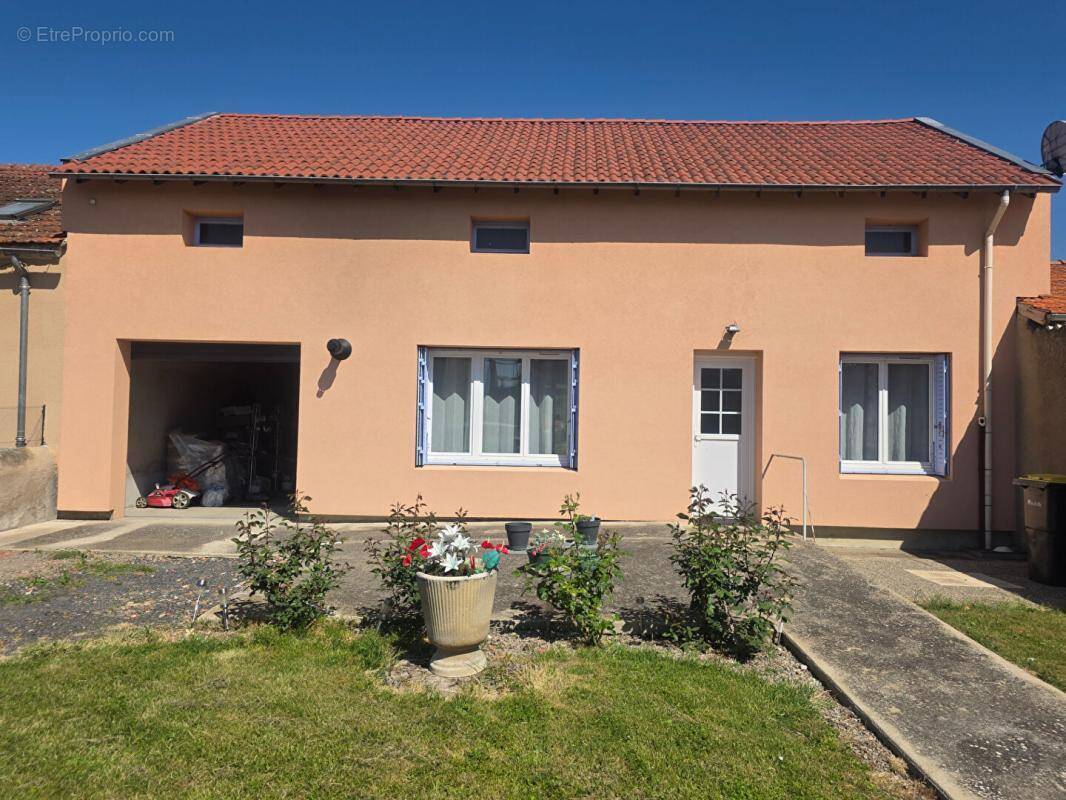 Maison à LE MAYET-D'ECOLE
