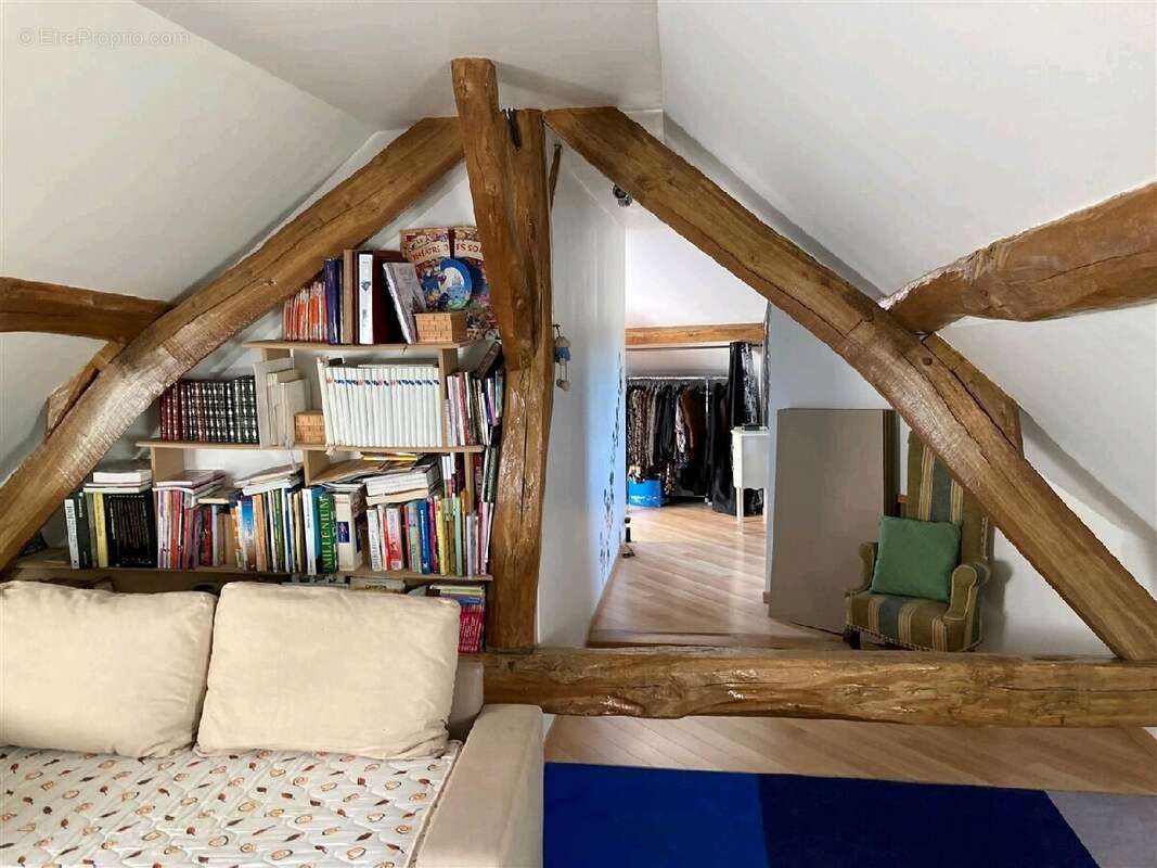 Maison à TREMBLAY-LES-VILLAGES