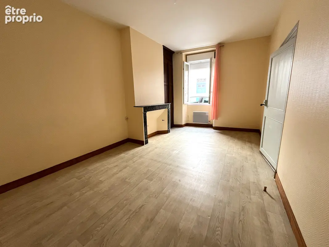 Secteur CASTELMORON SUR LOT,  dans le village de MONCLAR D'AGENAIS maison de ville de type 4 d'environ 146,53 m2.  Cette grande  - photo 5