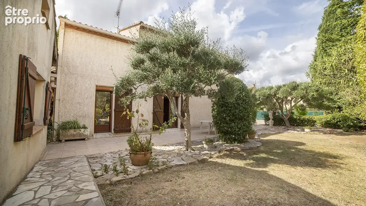 Villeveyrac   propriété de caractère   deux maisons   piscine   garage   terrain constructible - photo 17