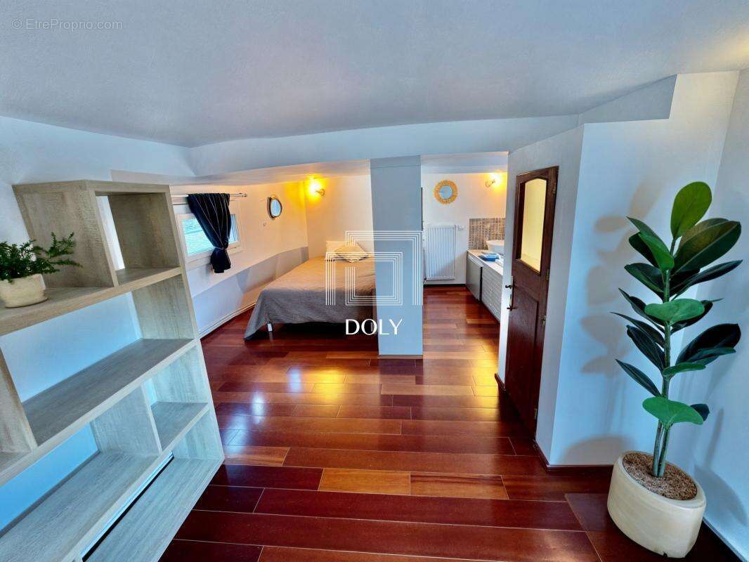 Appartement à VILLENEUVE-LA-GARENNE