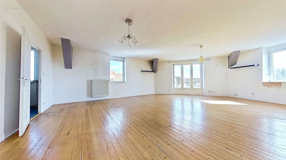 Longwy haut, proche des frontieres avec le luxembourg et la belgique, bel appartement ancien de 134 m2 + grand - photo 2