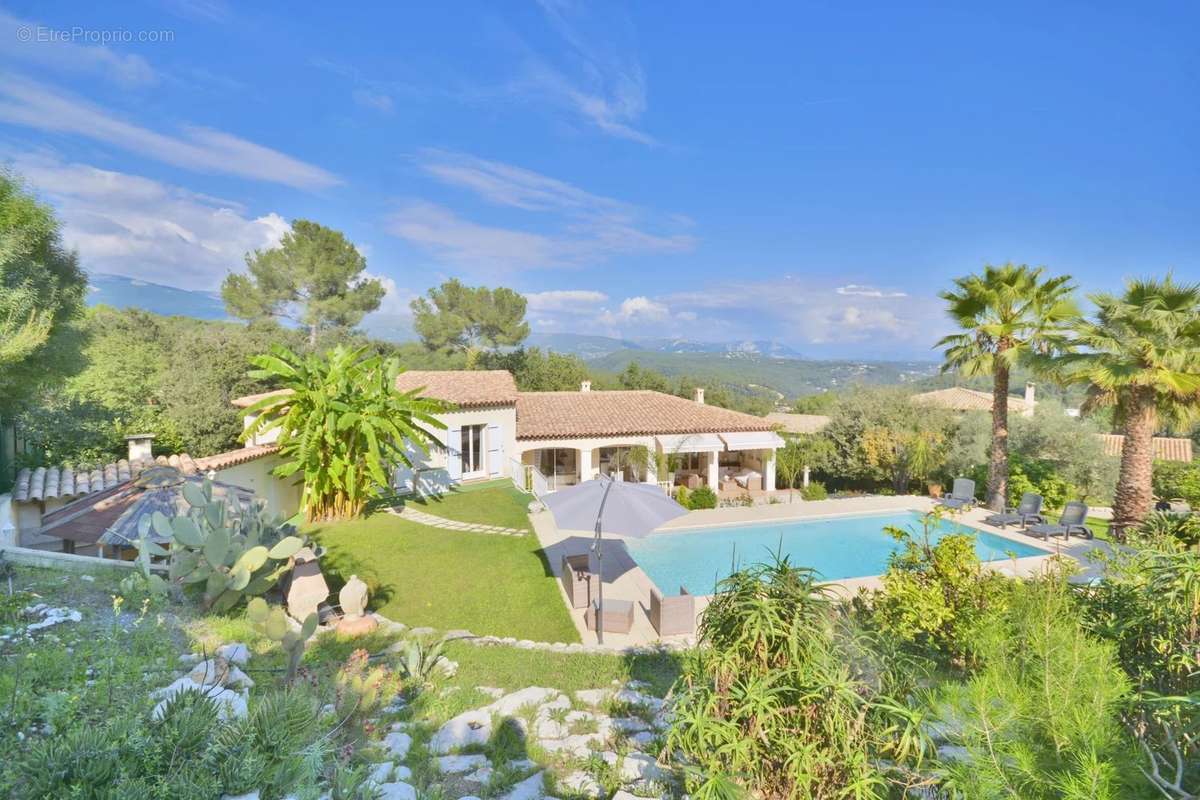 Maison à ROQUEFORT-LES-PINS