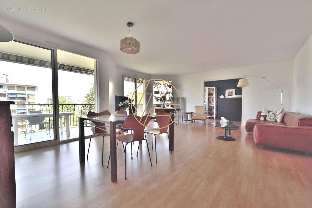 Appartement à SAINT-MAUR-DES-FOSSES