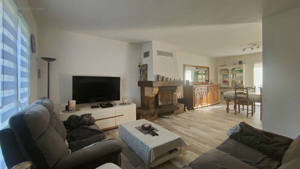 A 20 mn de gisors,  maison renovee de 150 m2 hab sur 800 m2 de terrain clos au calme avec garage et sous sol - photo 2