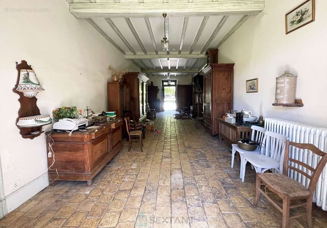 Domaine du xviiième siecle sur + de 8,5 ha avec etang et dependances - photo 13