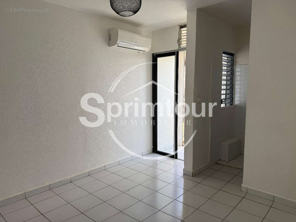 Appartement à BAIE-MAHAULT