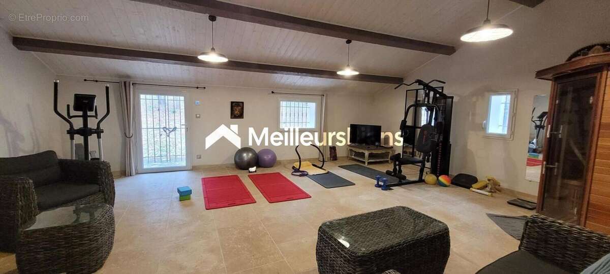 Propriété en pierre 427 m² à Saint-Just-d'Ardèche avec 2 gîtes 5* - photo 18