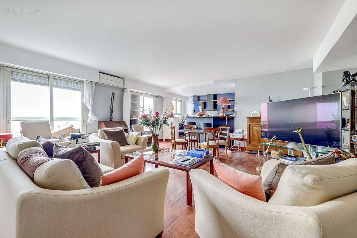 Appartement à PARIS-14E