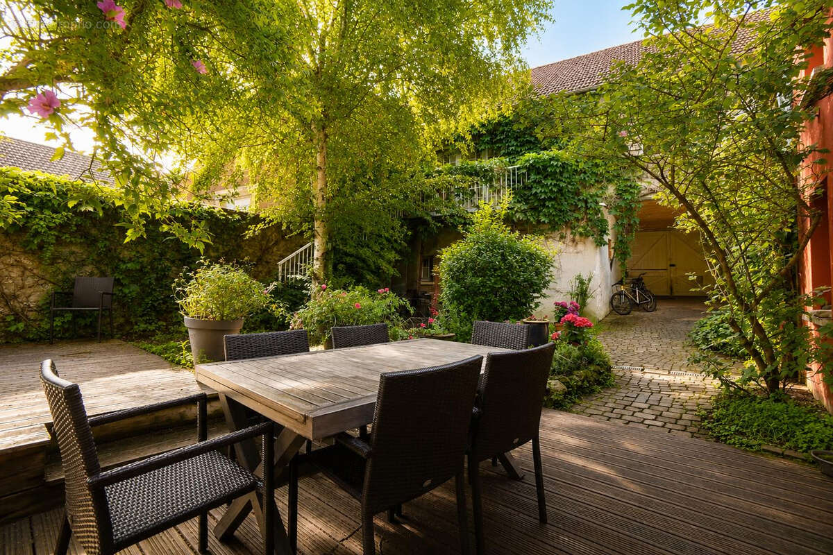 Maison à MEZIERES-SUR-SEINE
