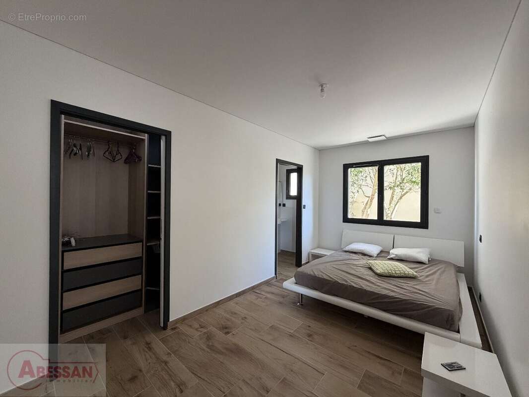 Maison à SAINT-HILAIRE-DE-BRETHMAS