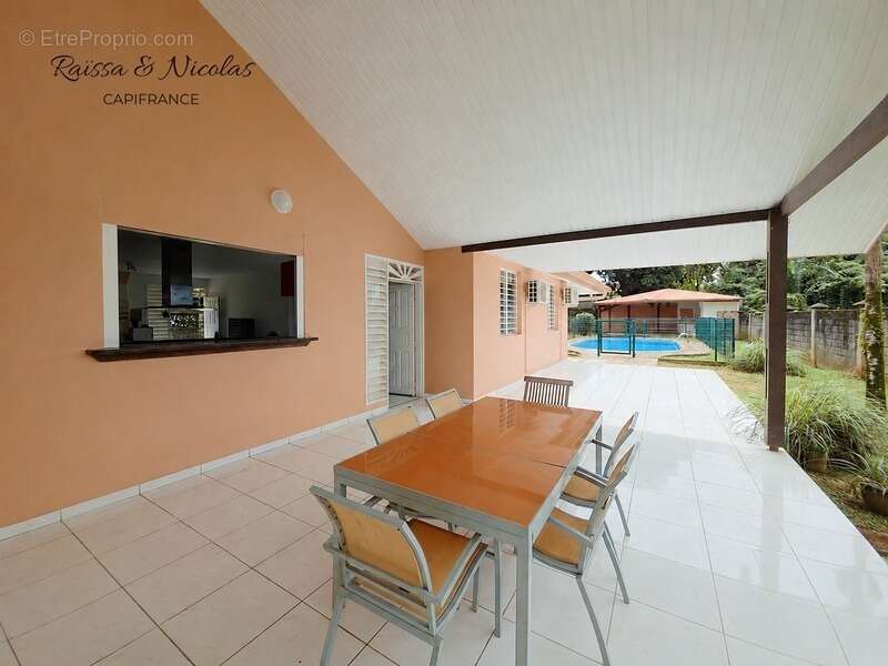 Maison à MACOURIA