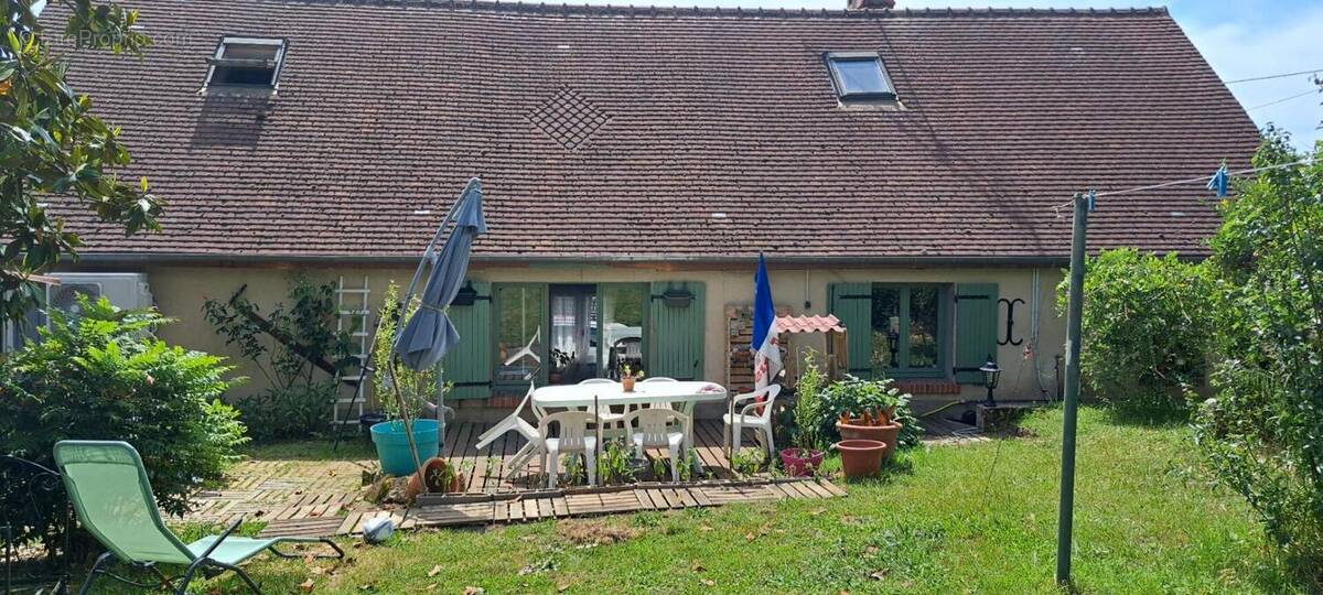 Maison à LES BORDES