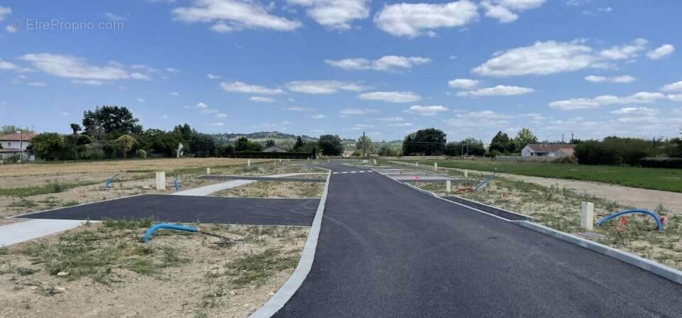 Terrain à MARQUEFAVE