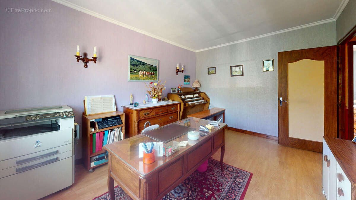 Montfaucon - Maison de 6 pièces - 147 m2 avec sous-sol complet - photo 8