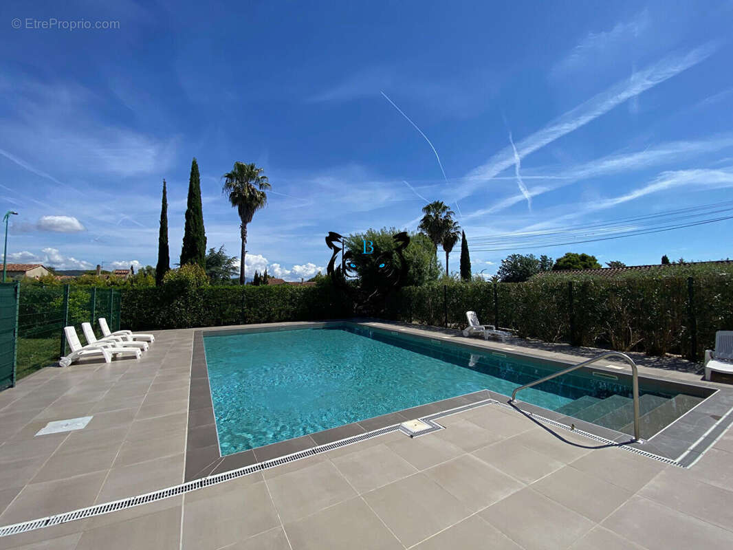 Appartement à LE MUY