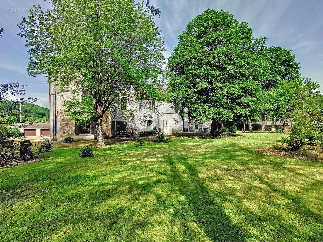 Château d'exception à Manois – Un joyau chargé d'histoire au cœur d'un parc de 8 936 m² - photo 9