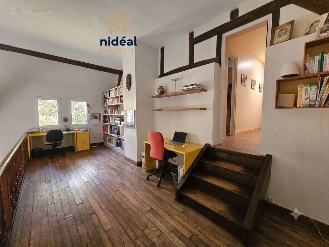 Maison 323 m² à Menilles  - photo 7