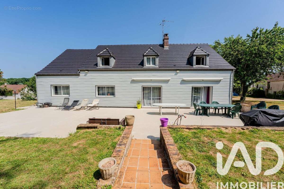 Maison 250 m² à Lixy  - photo 2