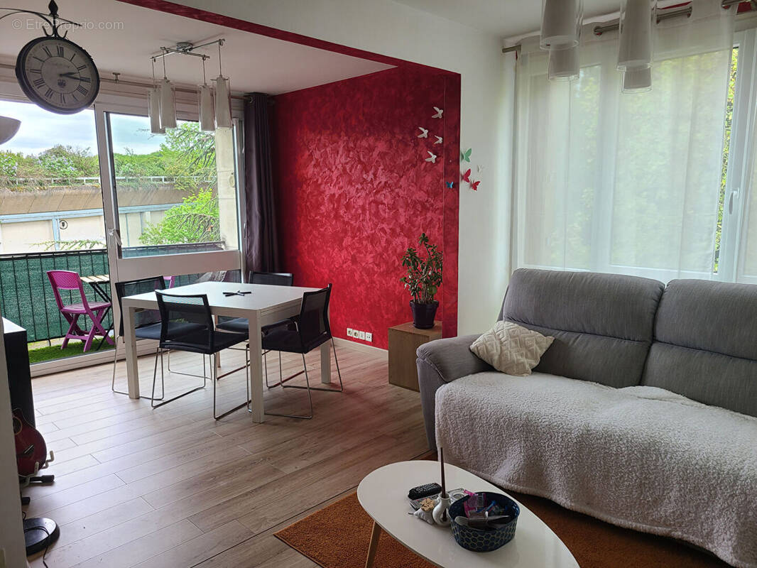 Appartement à FONTENAY-LE-FLEURY