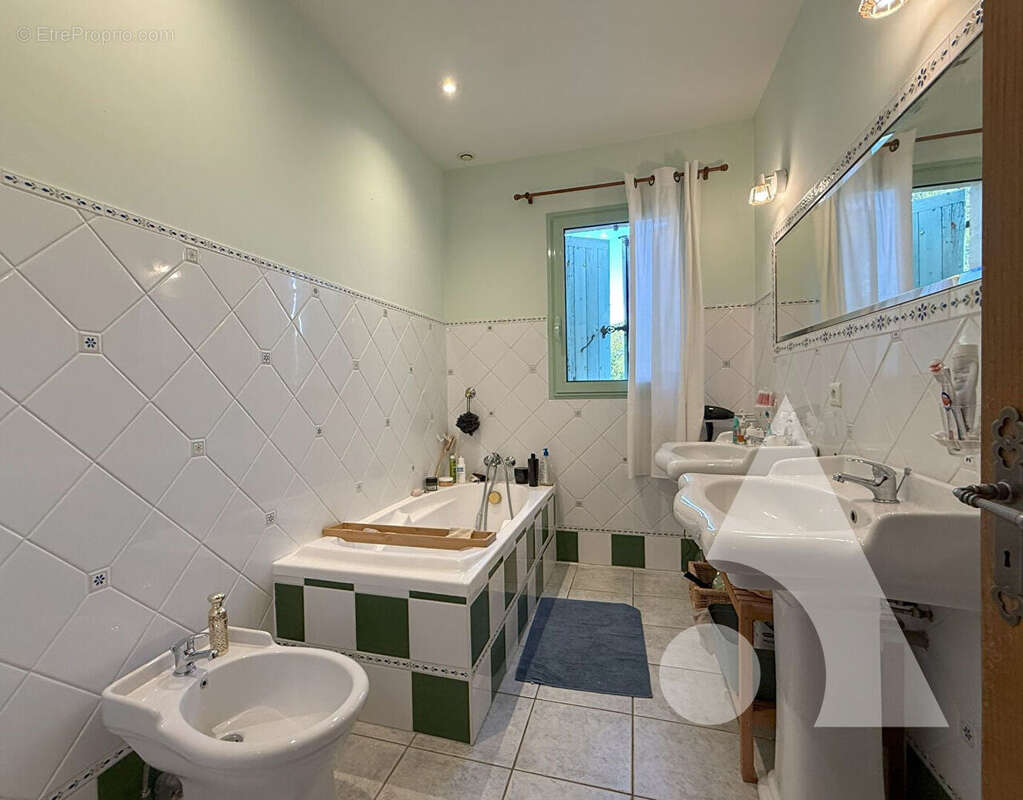 Maison à SAINT-CYBRANET