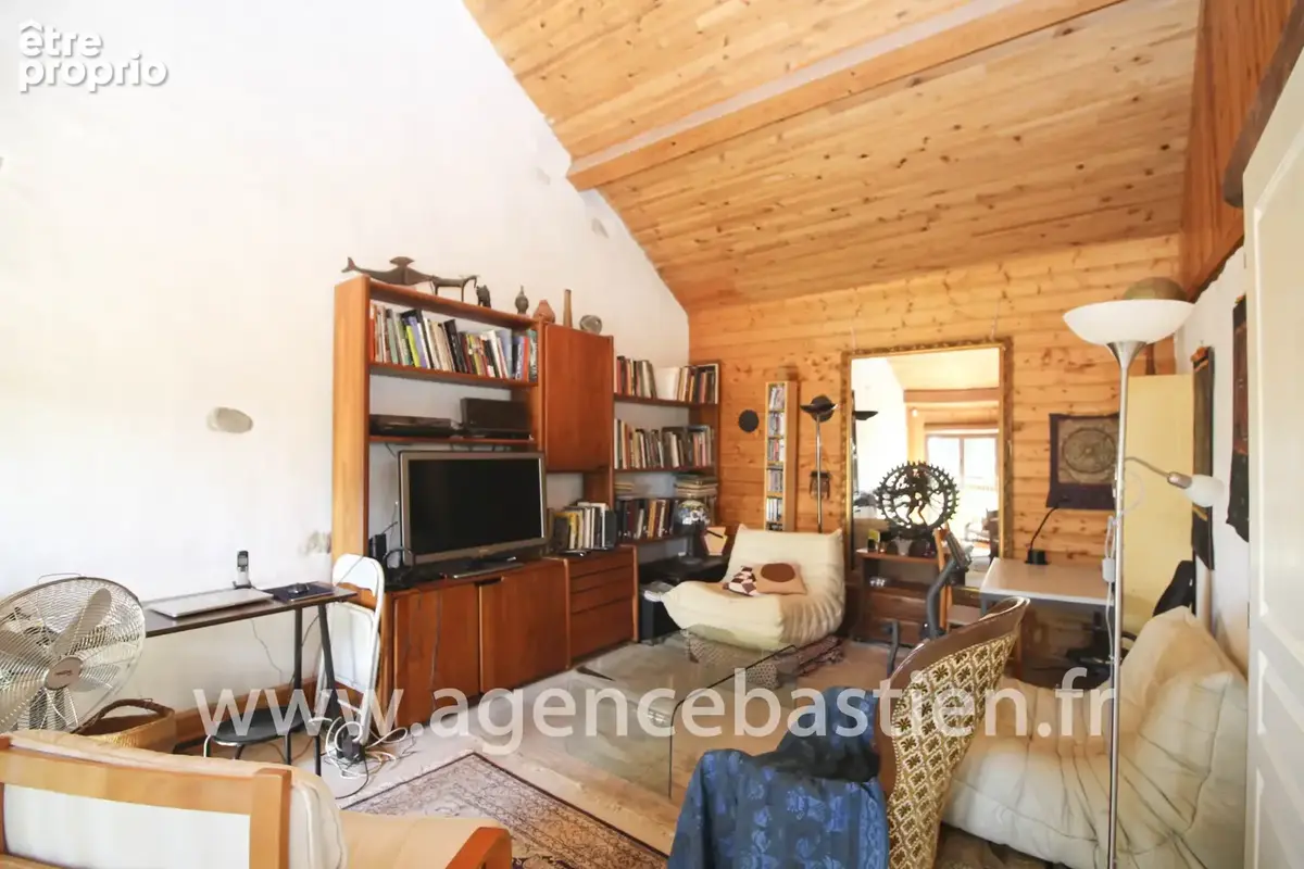 GEX   PITEGNY   Maison de caractère de 1840   150 m2 habitables   Terrain 1 067 m2   Gros potentiel - photo 6