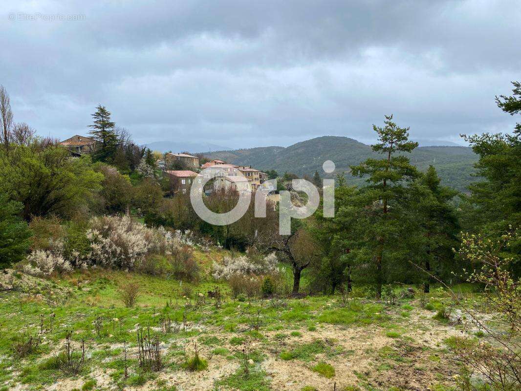 Terrain à CHATEAUVIEUX