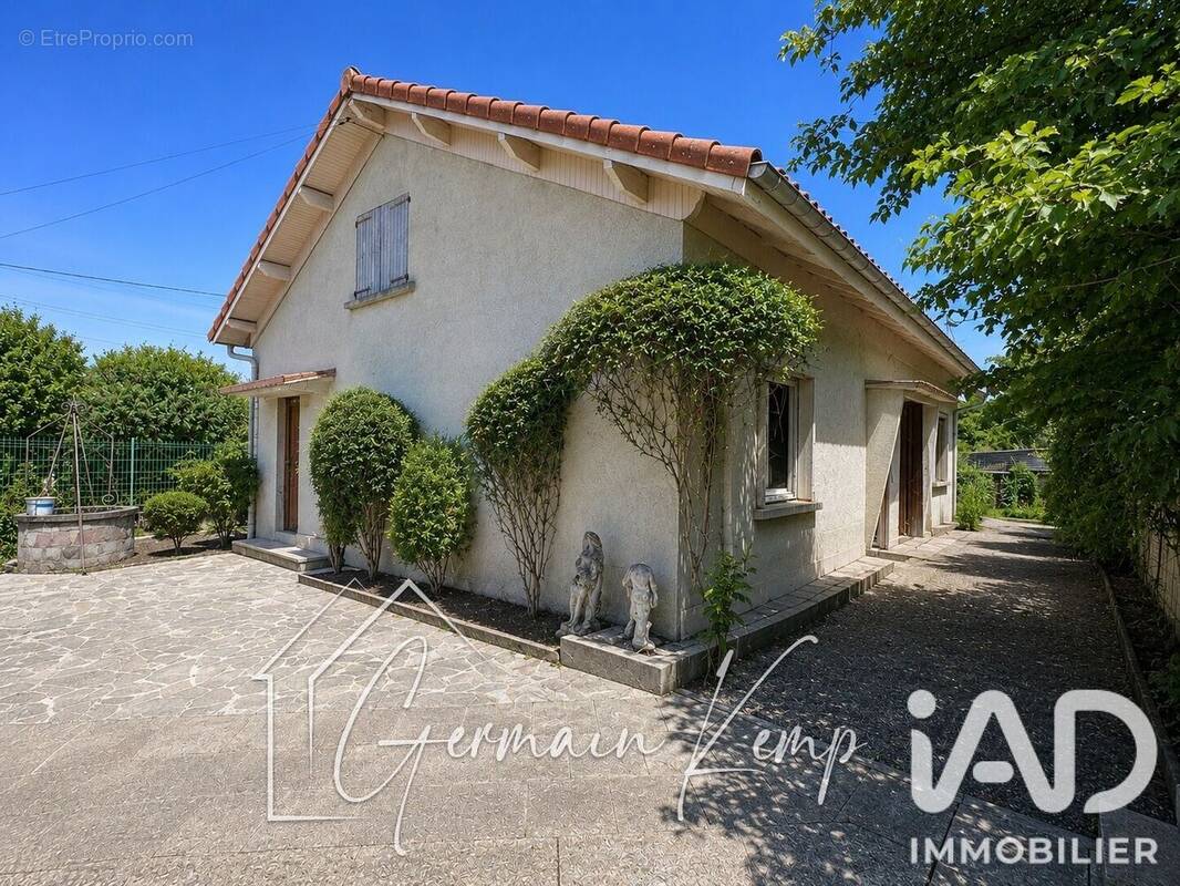Photo 1 - Maison à LES ABRETS