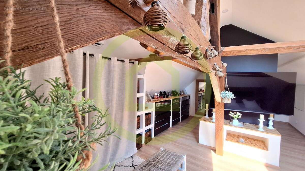 Maison à VERCHAIN-MAUGRE