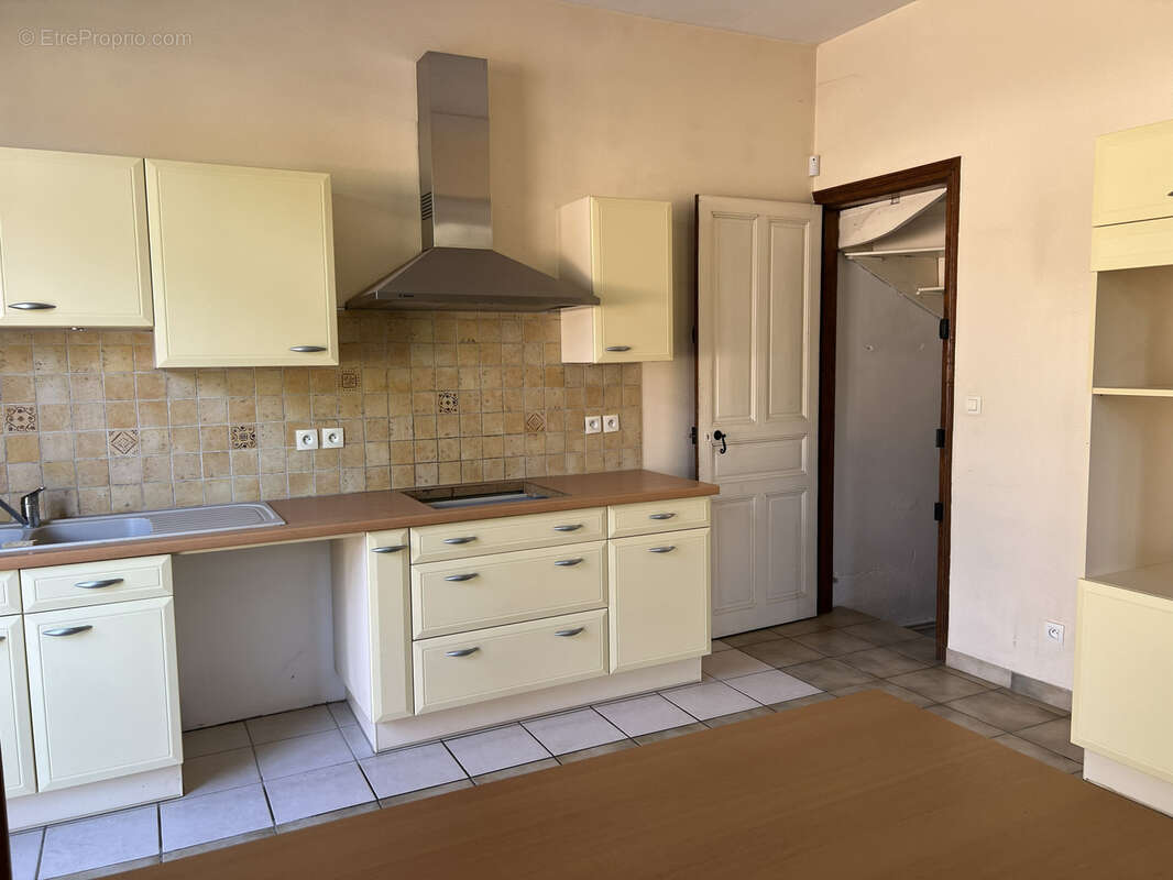 Maison de village en pierres sur cour et jardin clos - photo 17