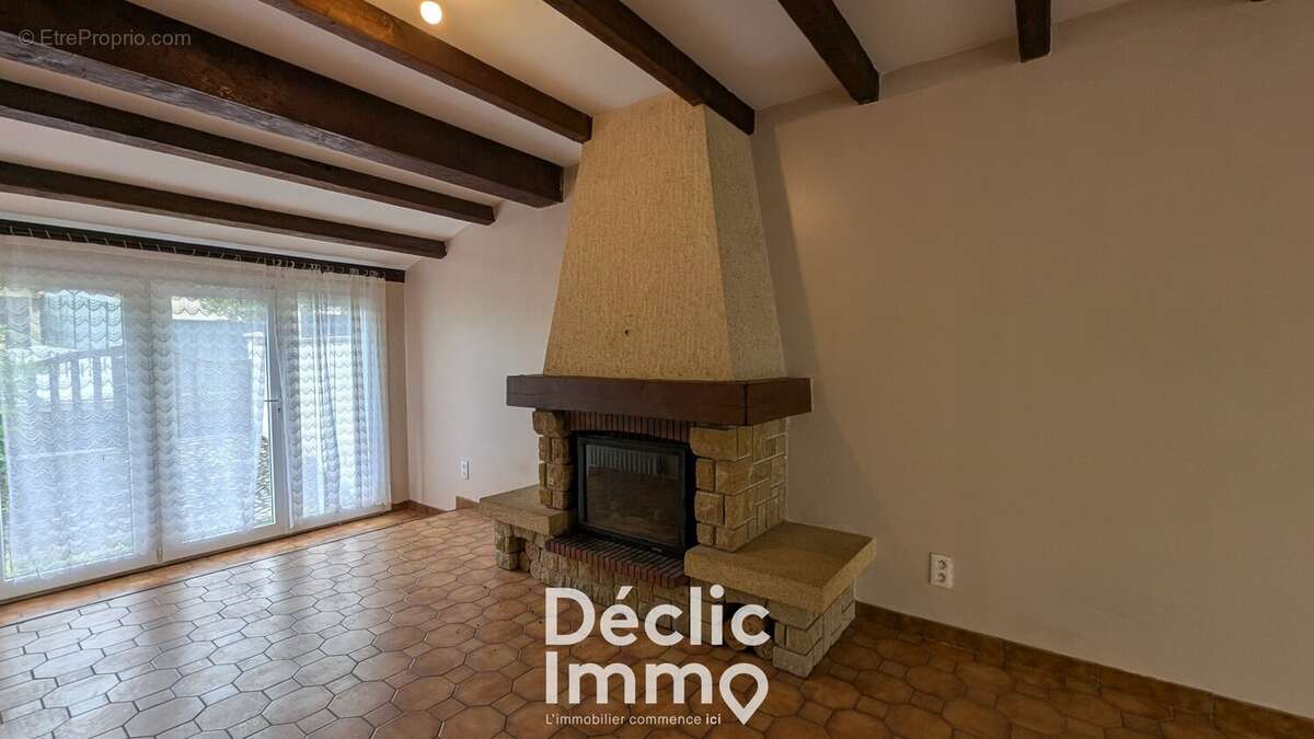 Pavillon 107m² Ruelle sur Touvre - photo 5
